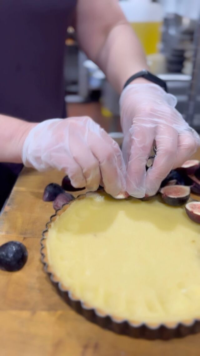 Night Kitchen Bakery in Chestnut Hill sells Eagles-themed desserts to  celebrate Birds' NFC Championship game appearance